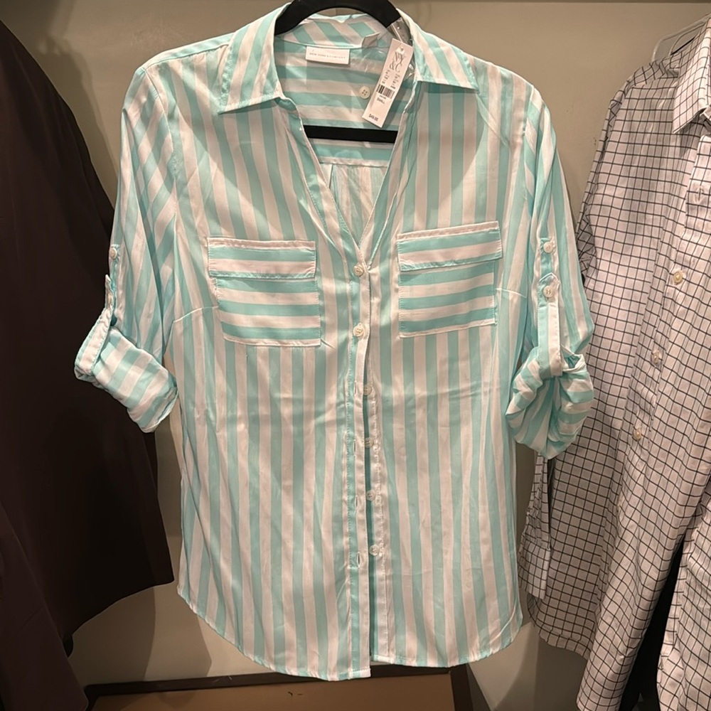 NWT New York and company Vintage blouse. Small